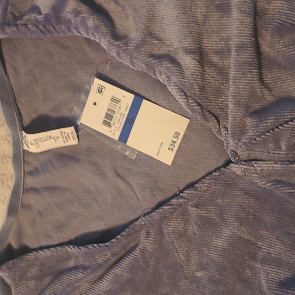 NWT !! Gray blouse - Picture 3 of 4